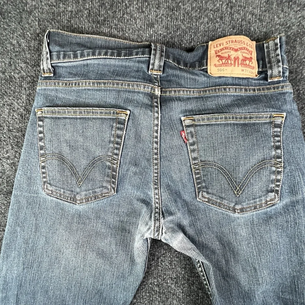 Levi's 506 Low Rise Slim Straight Jeans‎ 31x32 Light Wash Distressed Denim READ